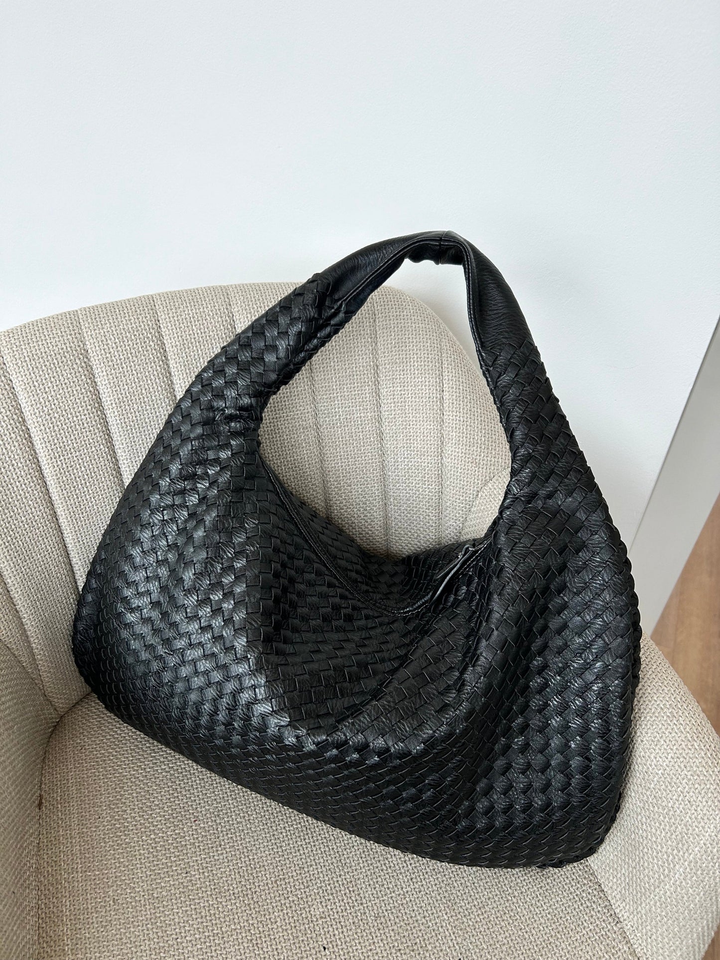 Mónica | Bolsa Moderna y Espaciosa